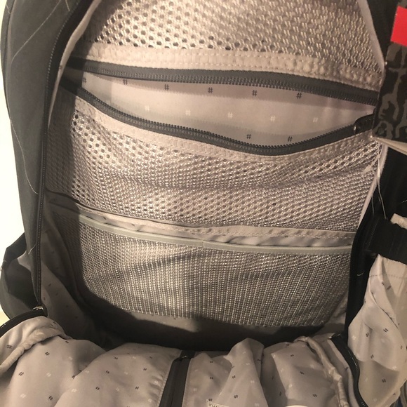 Lululemon cruiser backpack - Picture 8 of 13